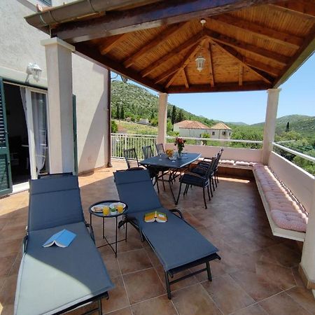 Apartments Kola Banići Екстериор снимка