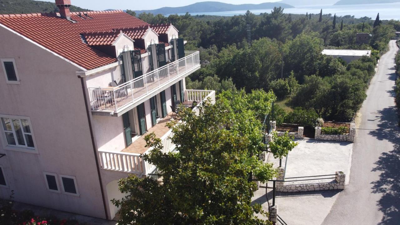 Apartments Kola Banići Екстериор снимка