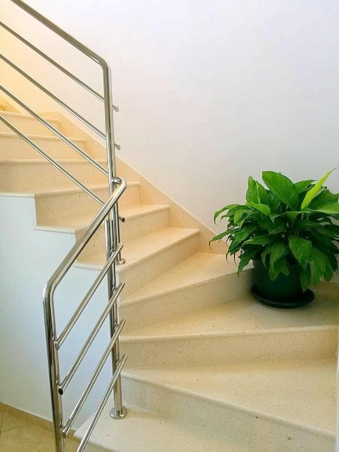 Apartments Kola Banići Екстериор снимка