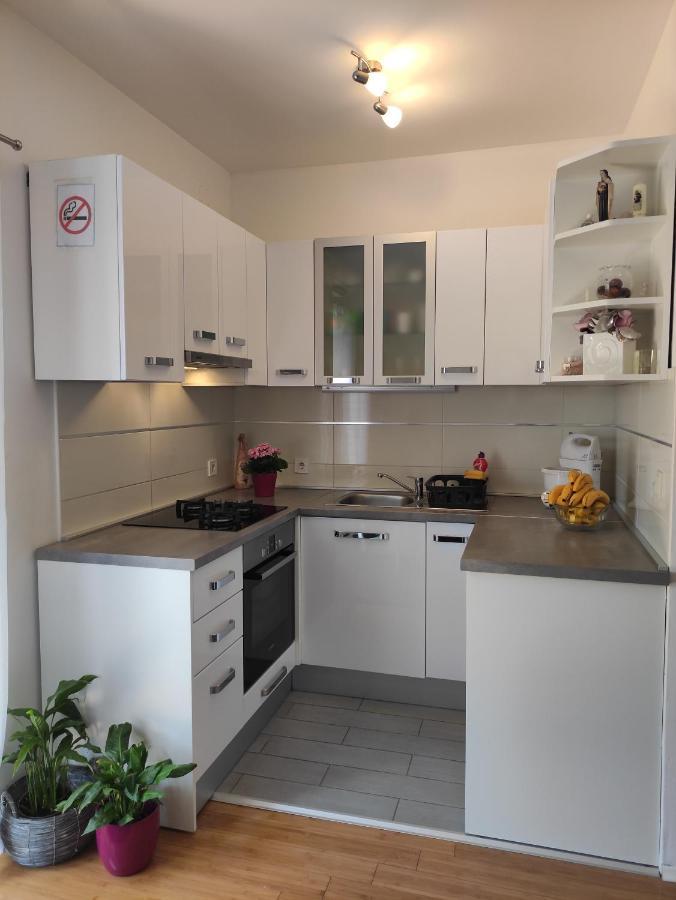 Apartments Kola Banići Екстериор снимка