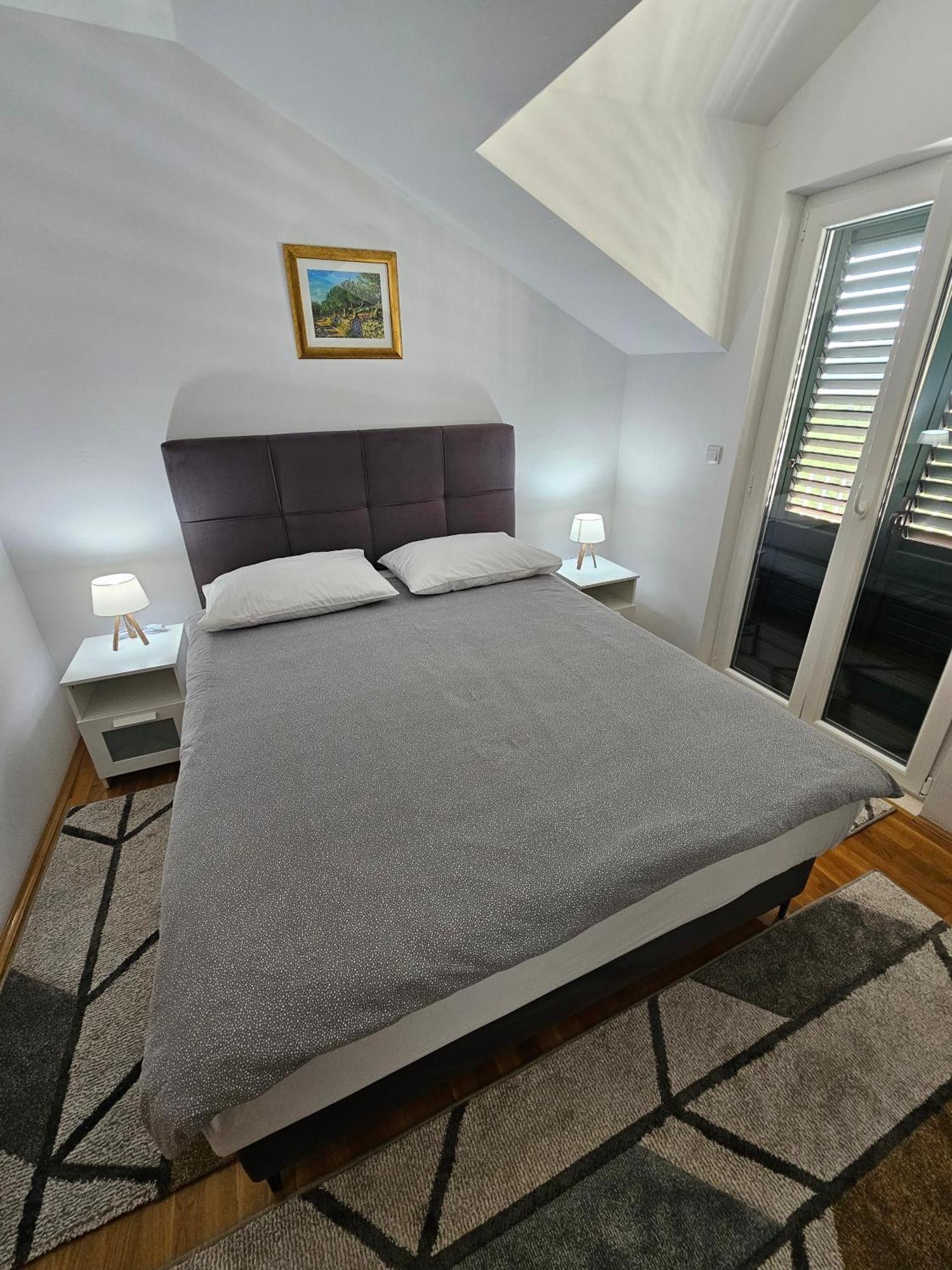 Apartments Kola Banići Екстериор снимка