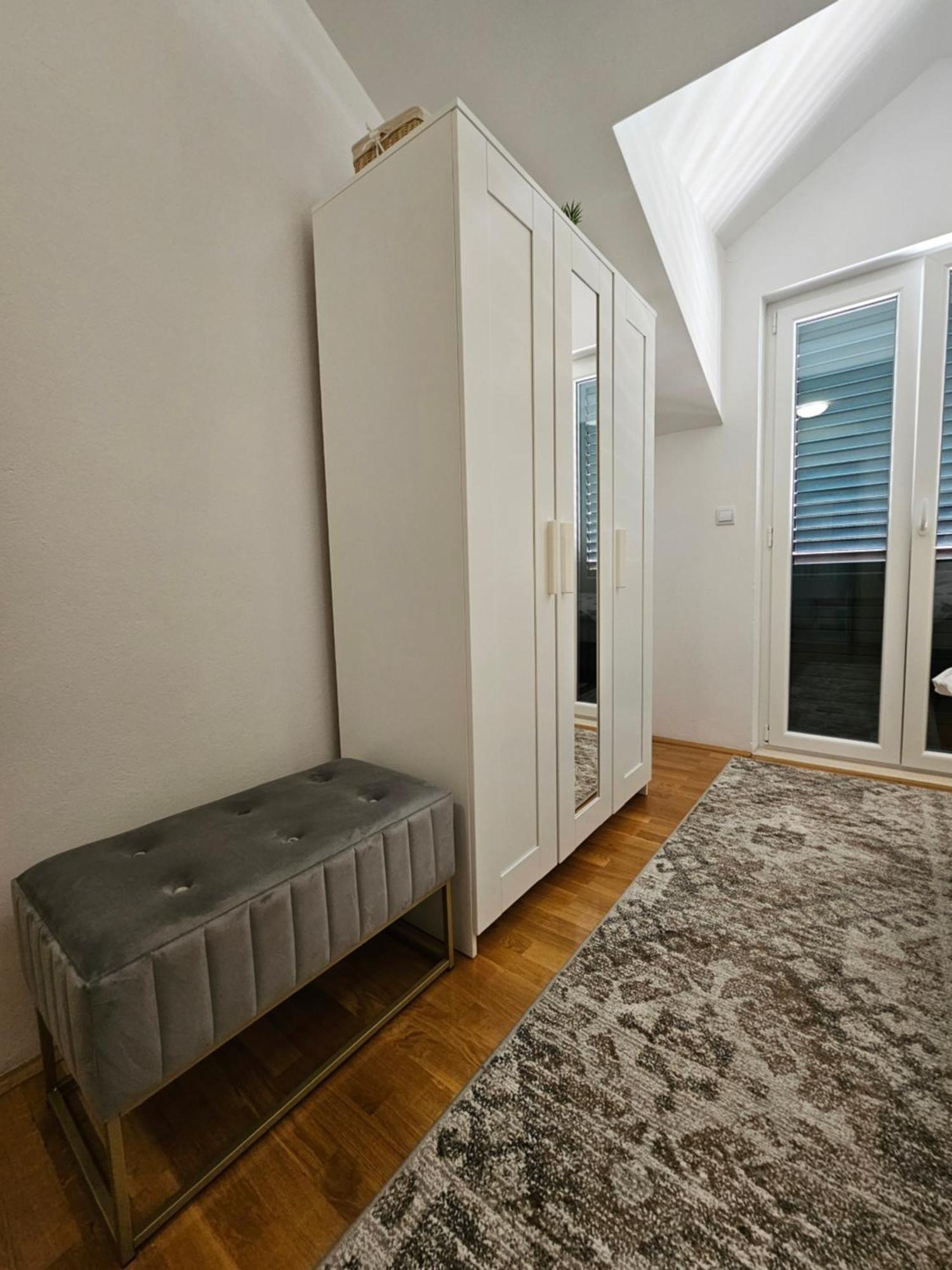 Apartments Kola Banići Екстериор снимка
