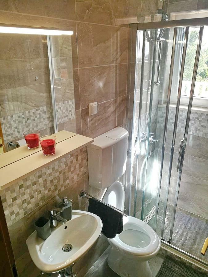 Apartments Kola Banići Екстериор снимка